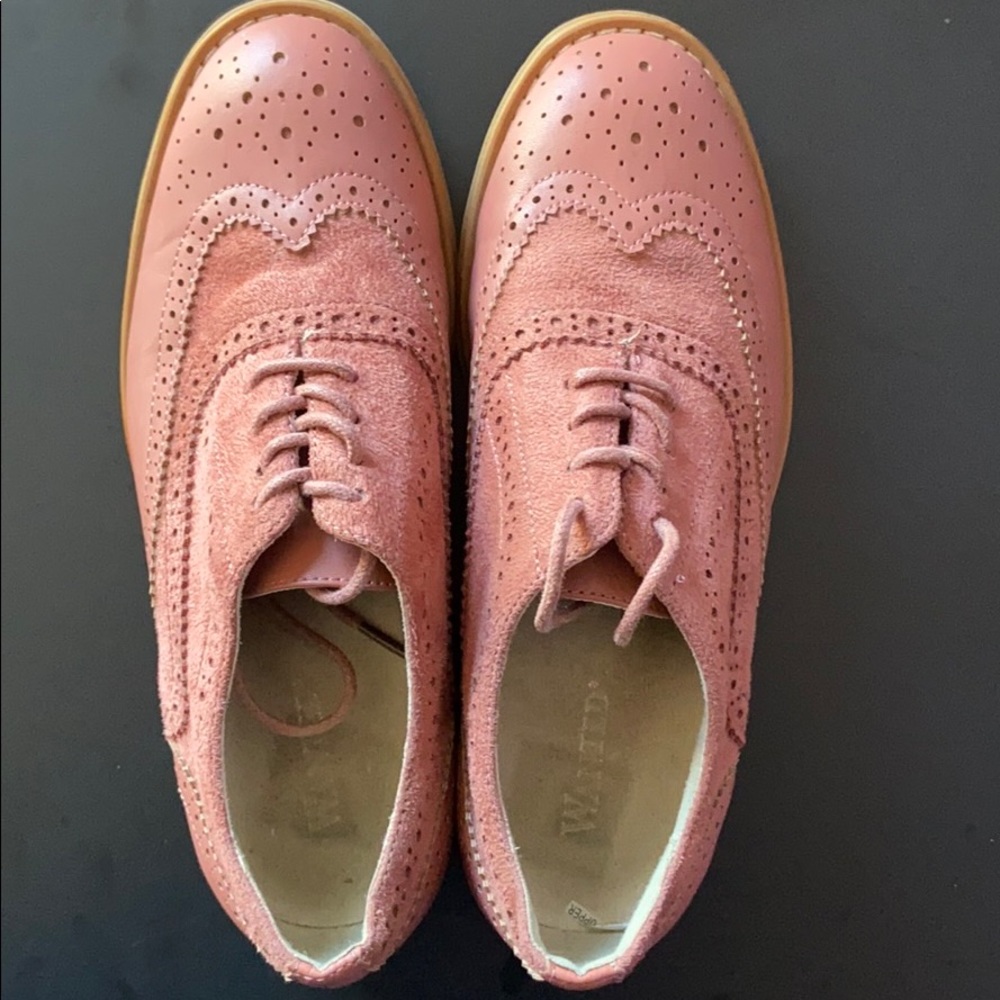 Pink girls dress shoes